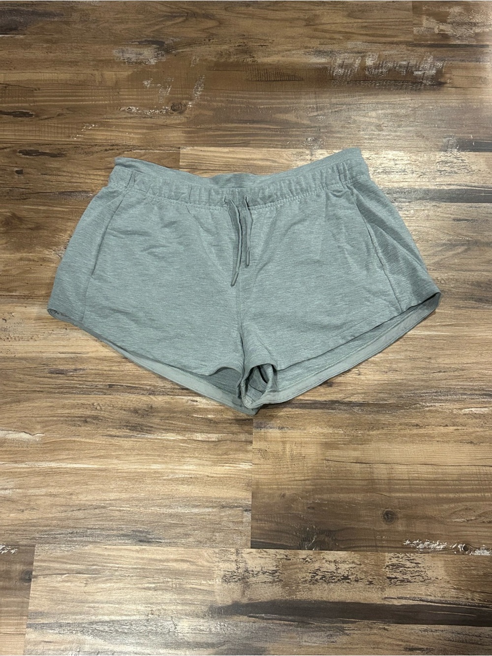 Lululemon Inner Glow Shorts Size 12